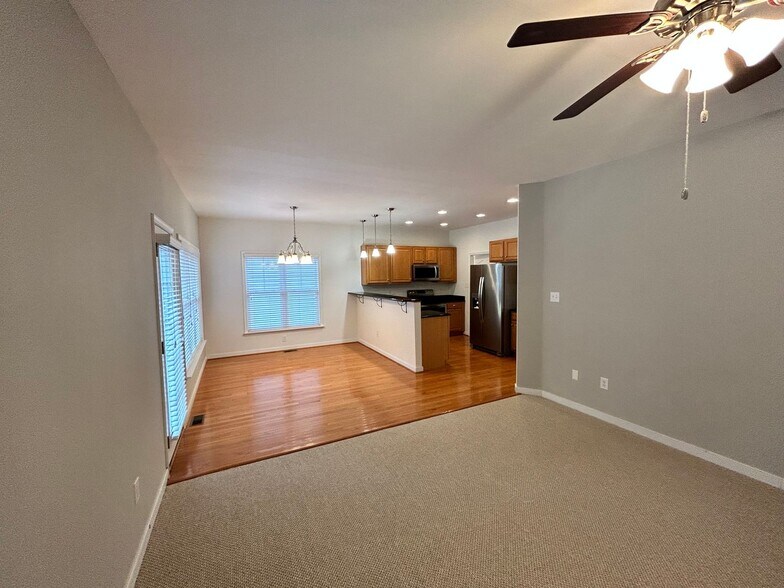 Building Photo - 956 Gorham Ct