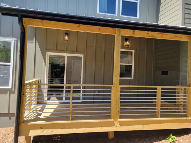 Building Photo - 67 Branning St