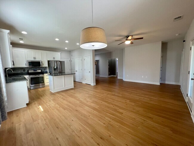 Building Photo - Conway - 3 Bedroom / 2 Bathroom House