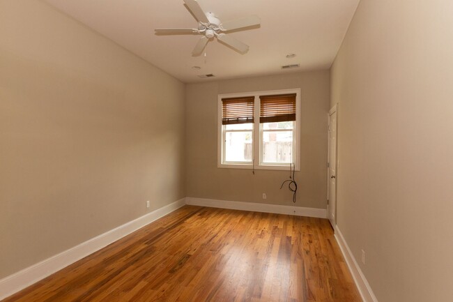 Building Photo - Luxury One Bedroom On College Avenue