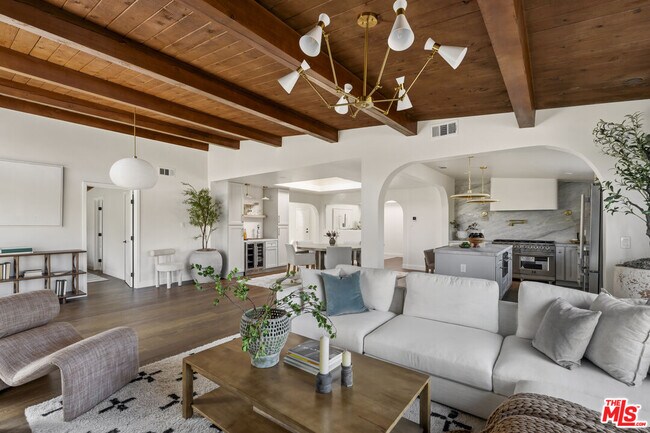 Building Photo - 4600 Don Quixote Dr