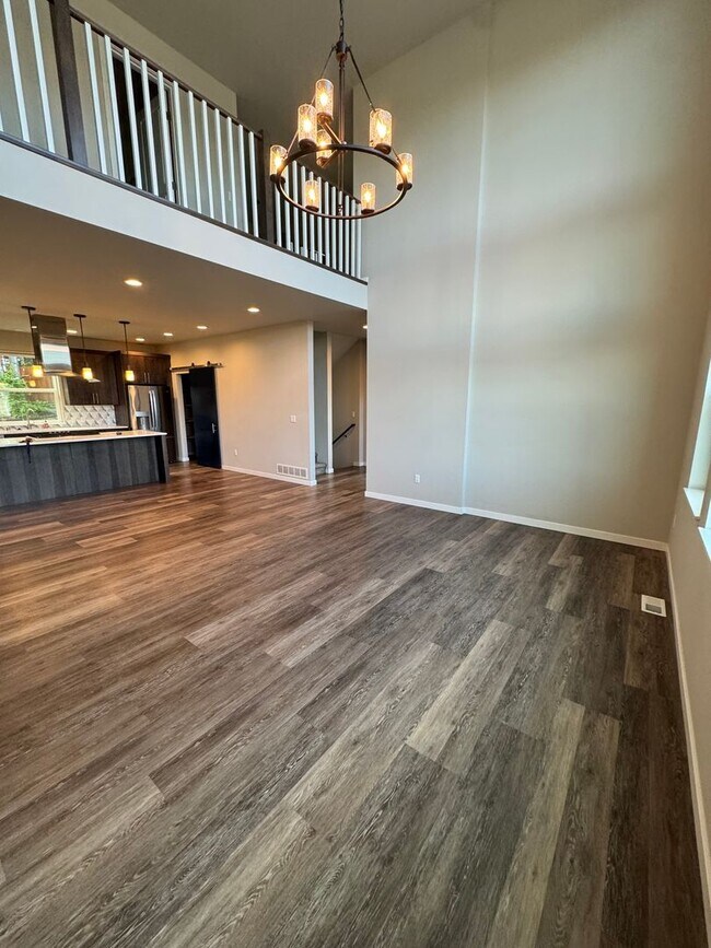 Building Photo - Stunning home in desirable Eagle River neighborhood