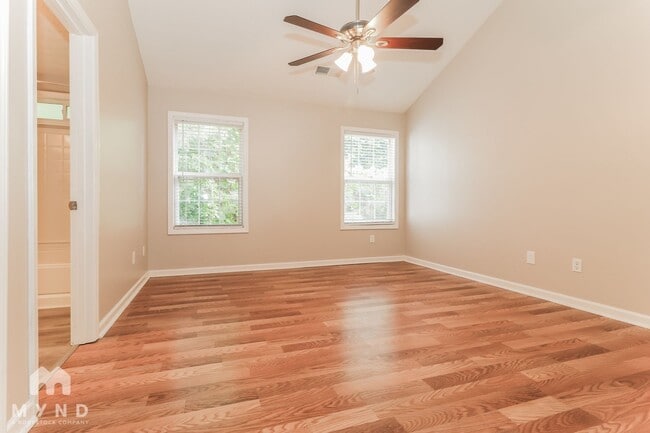 Building Photo - 279 Bainbridge Cir