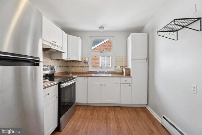 Building Photo - 811 Burmont Rd