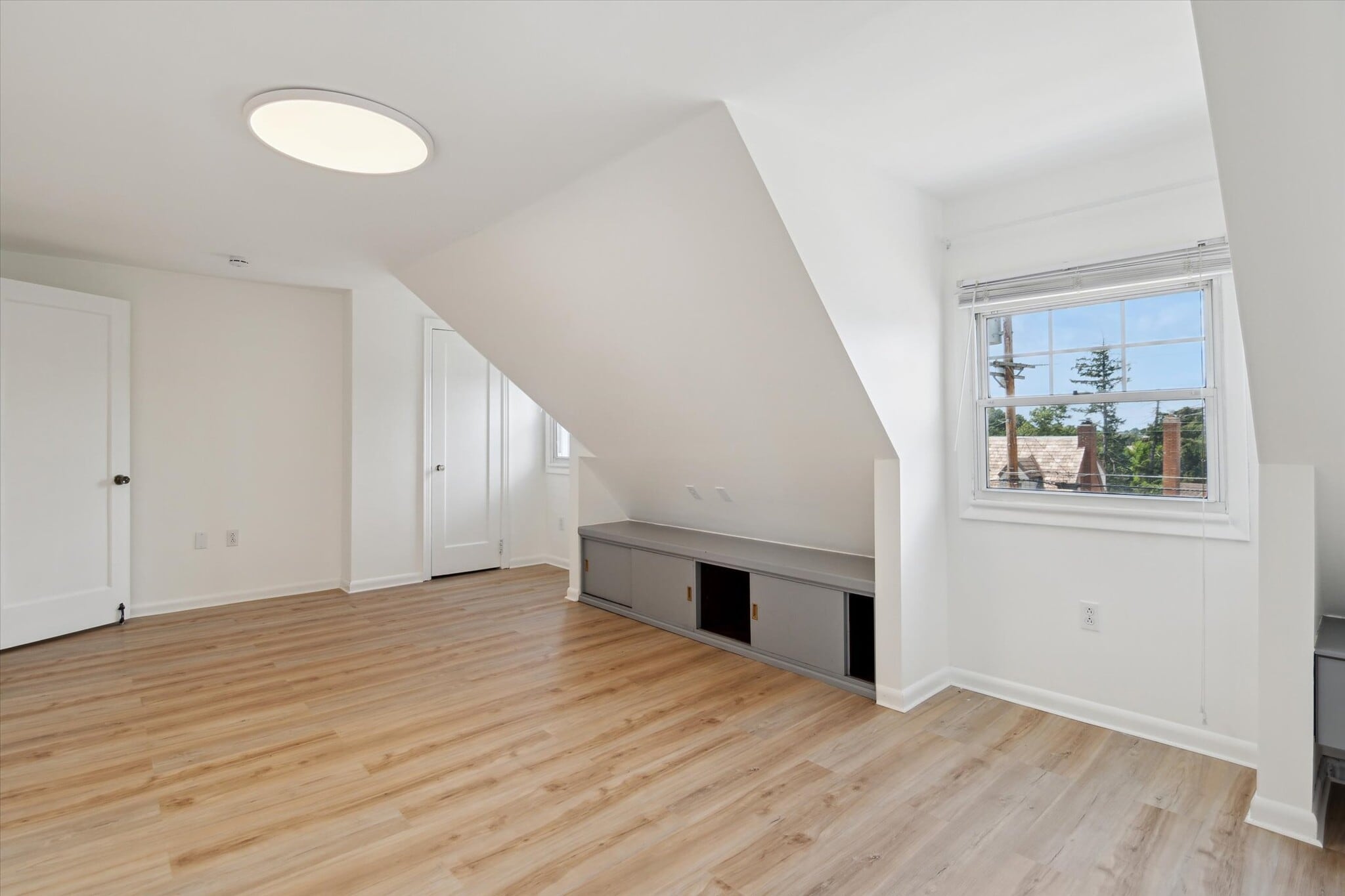 Building Photo - 4125 Tuxey Ave