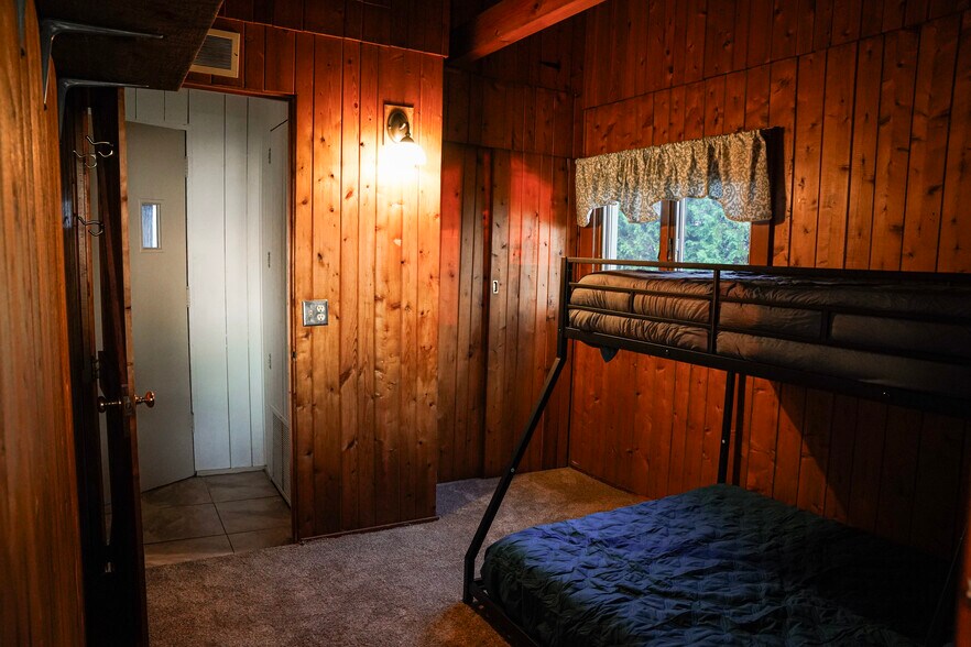 Building Photo - N3203 Ecker Lakeland Dr