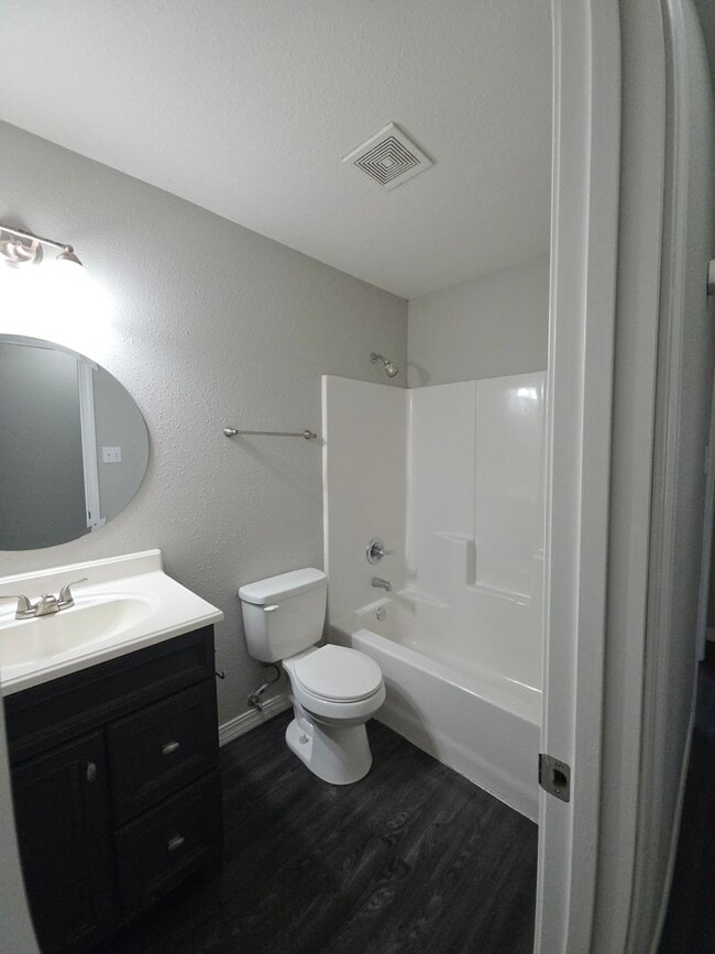 Building Photo - 2211 S Hartford Cove