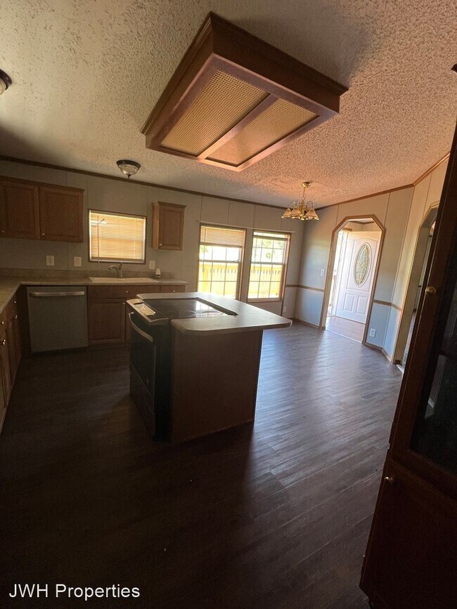 Building Photo - 3 br, 2.5 bath House - 681 Red Chute Lane