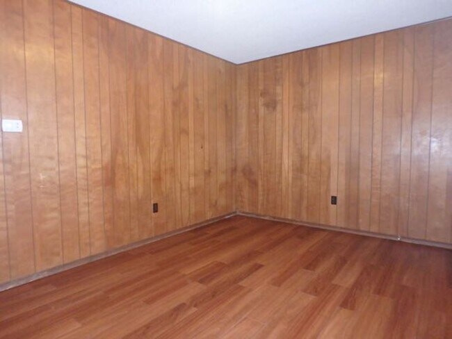 Building Photo - 3417 Bonny Linn Dr