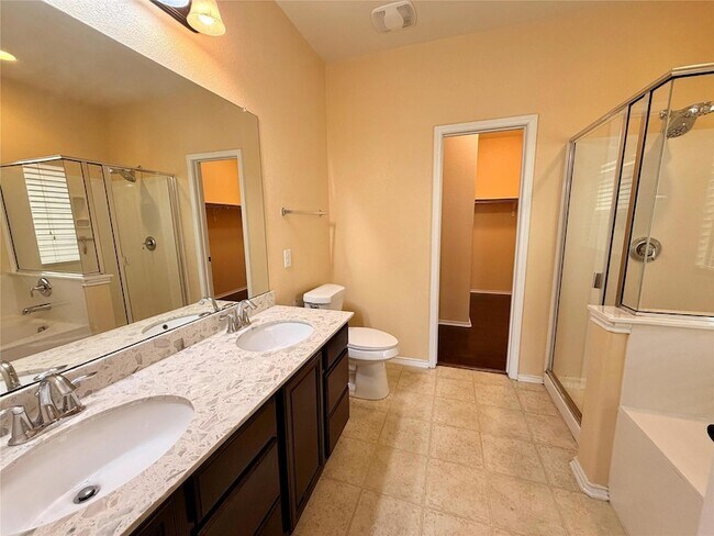 Building Photo - 1112 Strickling Dr