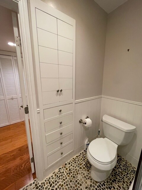 Building Photo - 451 S Barrington Ave