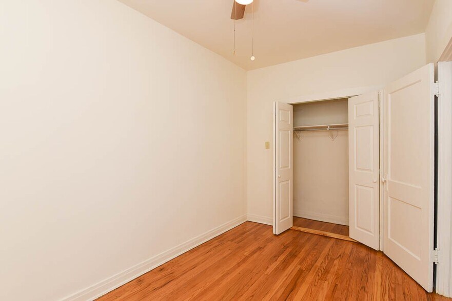 Building Photo - 3508 N Wolcott Ave