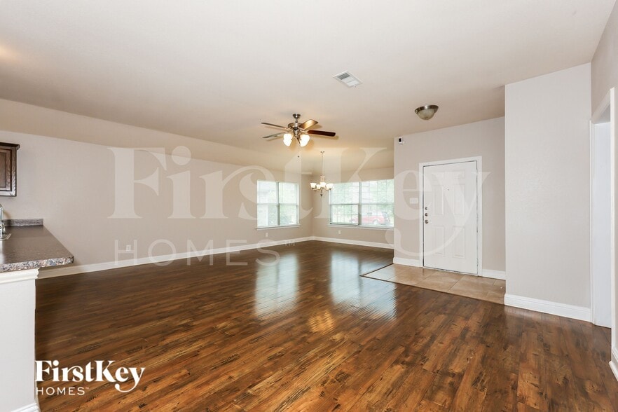 Building Photo - 610 Canvas Ct