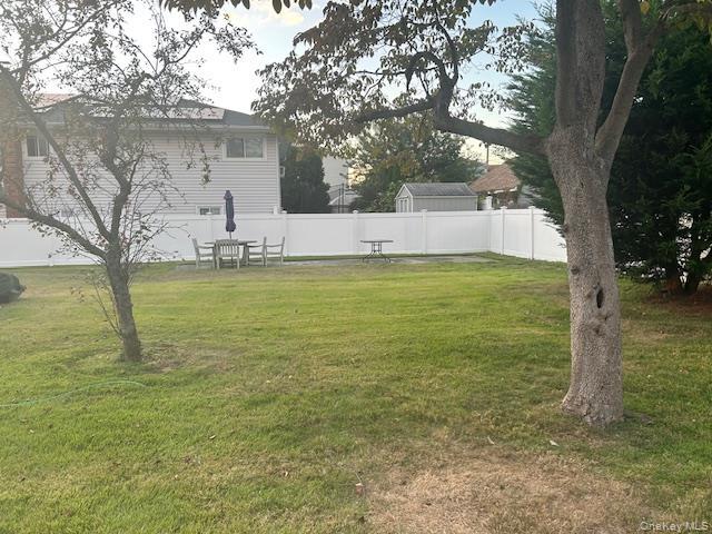 Building Photo - 917 E Meadow Ave