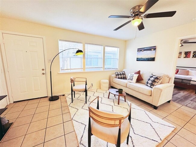 Building Photo - 2405 Teri Rd