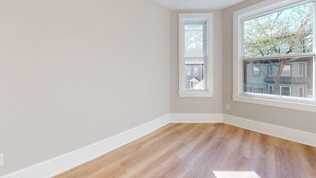 Building Photo - 205 Chelsea St
