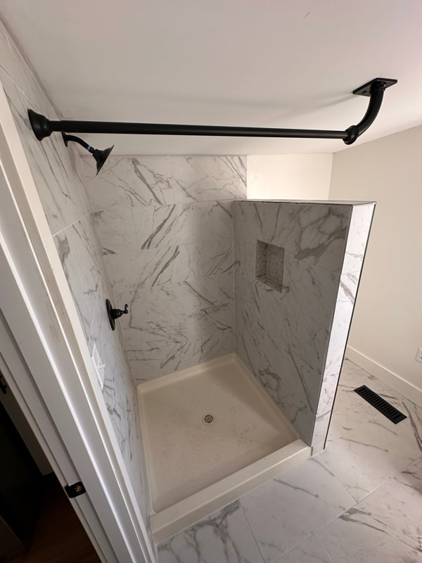 Building Photo - 564 Cooper Ave