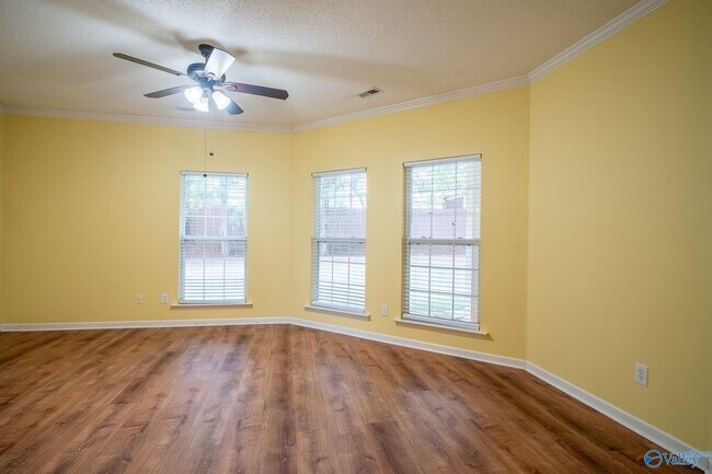 Building Photo - 216 Horseshoe Bend N