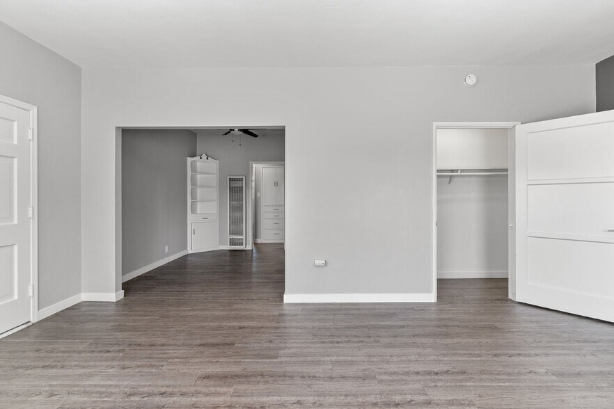 Building Photo - 2010 Pine Ave