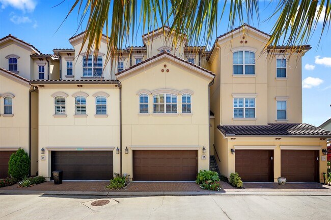 Building Photo - 17 Armand Shore Dr