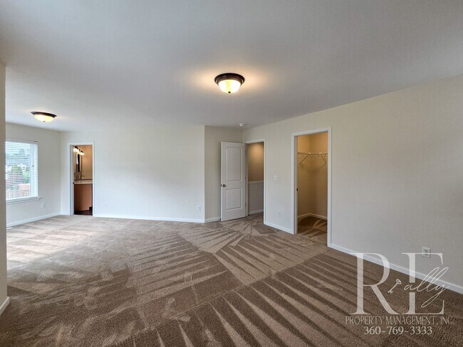 Building Photo - Spacious Port Orchard Home with Garage, Fu...