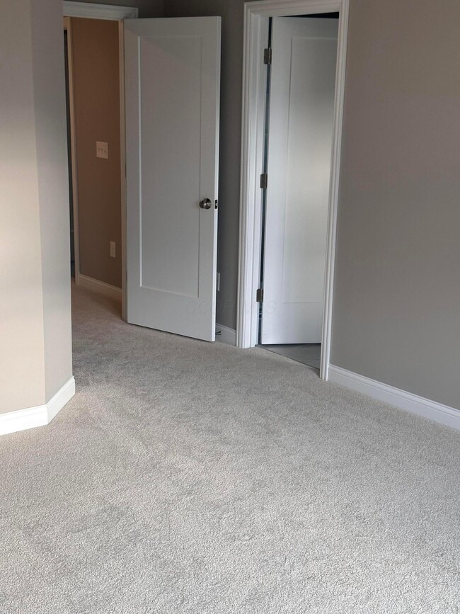 Building Photo - 2027 Aerotrain Ct N