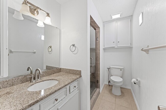 Building Photo - 9611 Hearthwood Dr