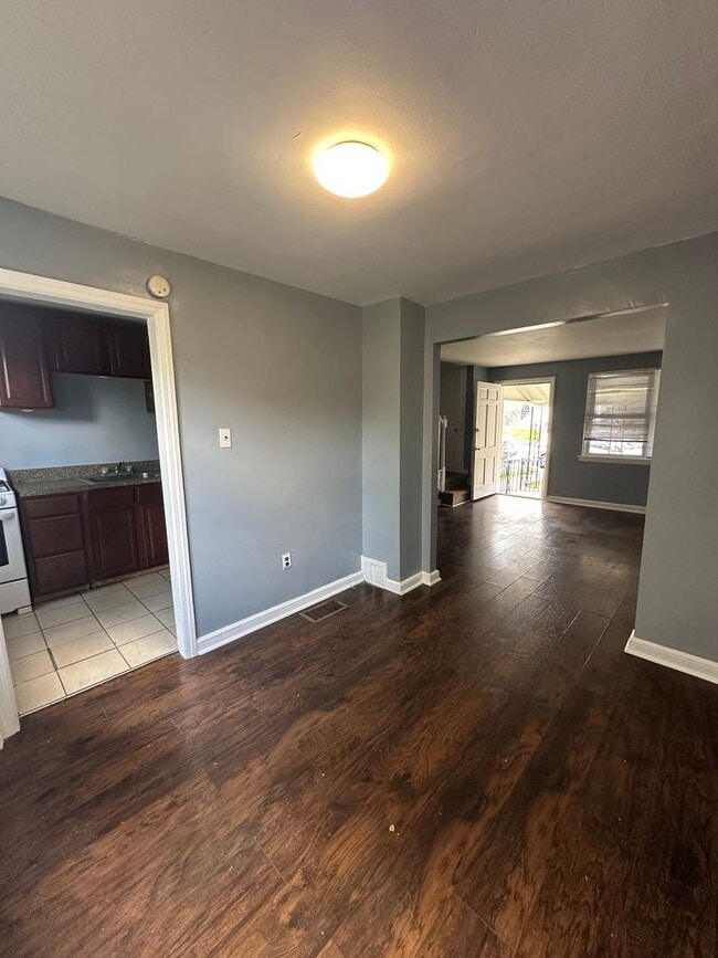 Building Photo - 6646 Perry Ave