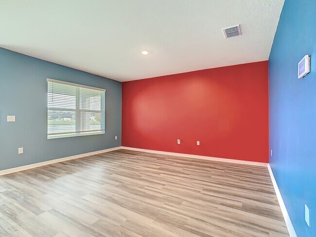 Building Photo - 3348 Perennial Ln