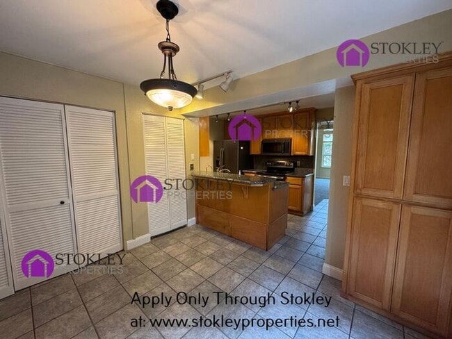 Building Photo - 2711 Subec Ln