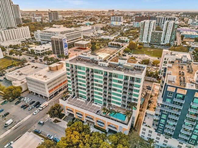 Building Photo - 2200 NE 4th Ave