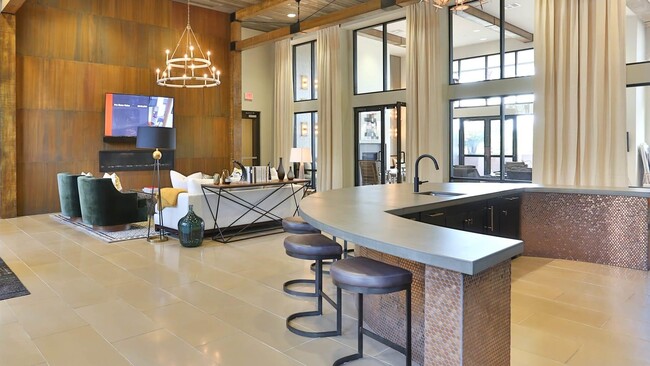 Building Photo - 555 S Galleria Way