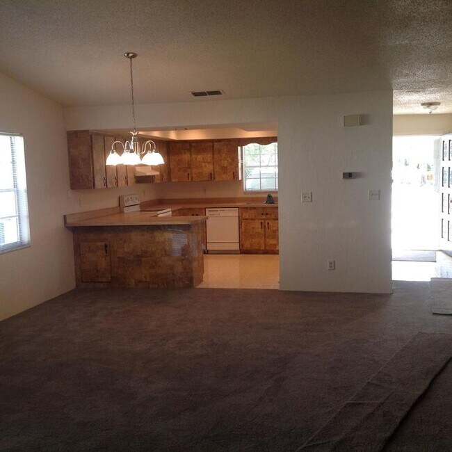 Building Photo - 6 Red Maple Cir