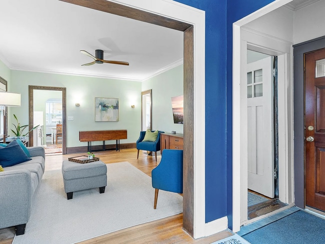 Building Photo - 2 Bed | 1 Bath House in Desired Mpls Neigh...