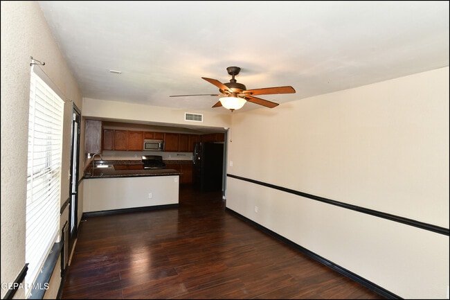 Building Photo - 7065 Falling Leaf Cir