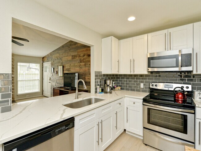 Unit #B - 6715 West Gate Blvd