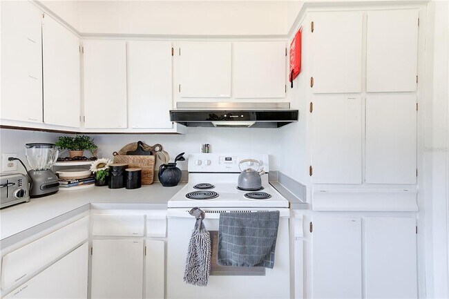 Building Photo - 14283 Sharon Dr