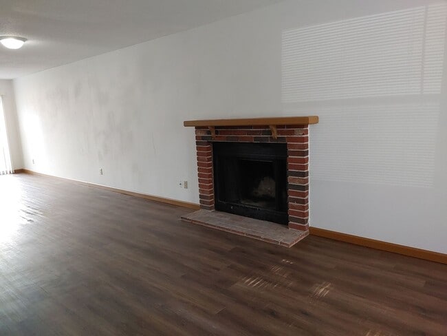 Building Photo - 3026 Mimosa St