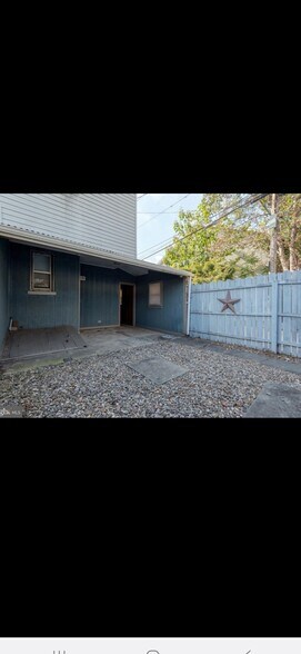 Building Photo - 125 N 4th St