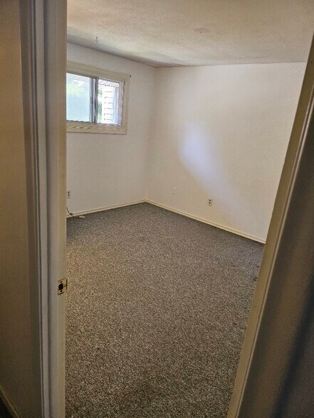 Building Photo - 470 Danbury Rd