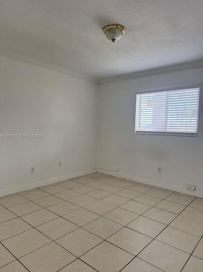 Building Photo - 890 NW 45th Ave