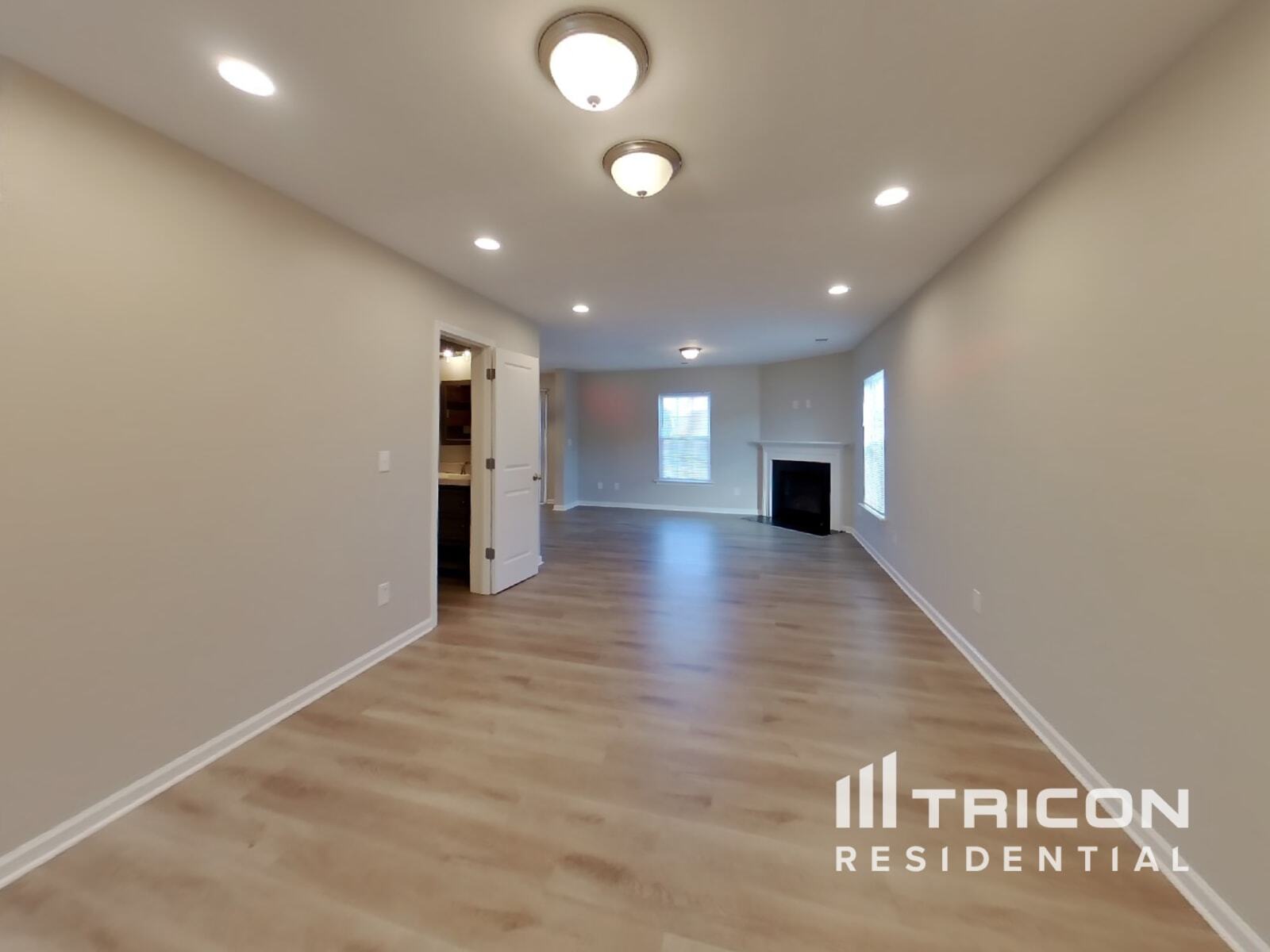 Building Photo - 870 Markham Cir