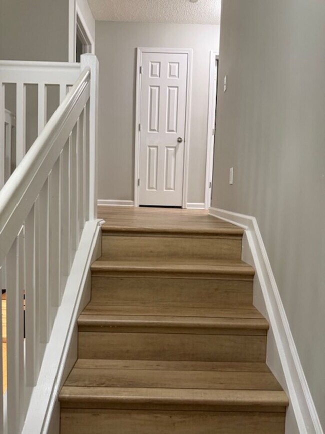 Building Photo - 59 Portrait Ln