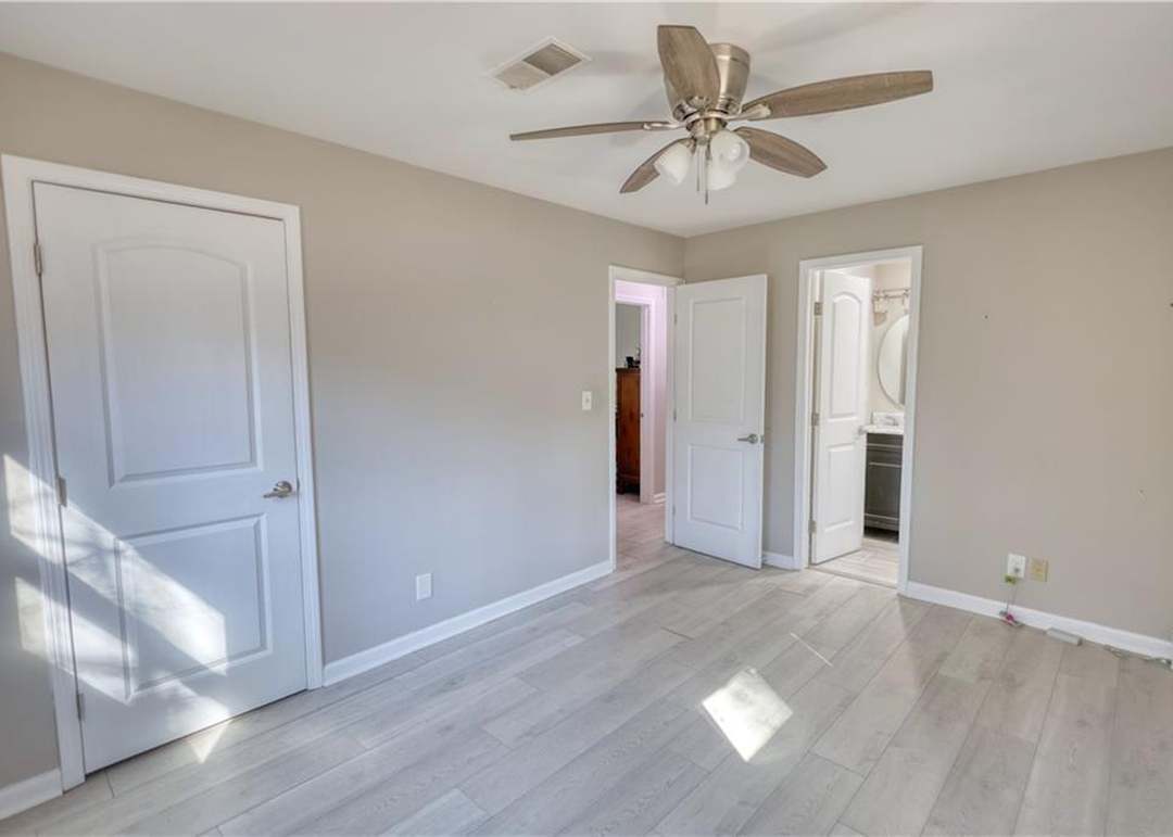 Building Photo - 115 Hollybrook Rd