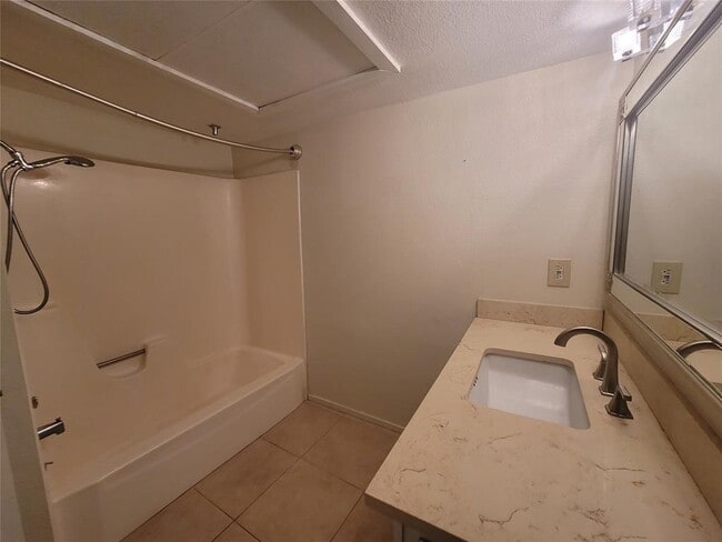 Building Photo - 104 W 35th St