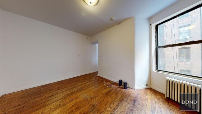 Primary Photo - 411 E 70th St