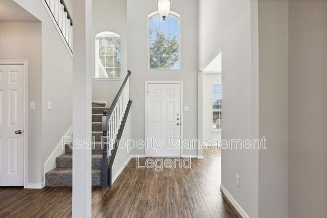 Building Photo - 5100 Brookside Dr