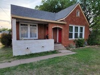 Building Photo - 2806 Holliday Rd