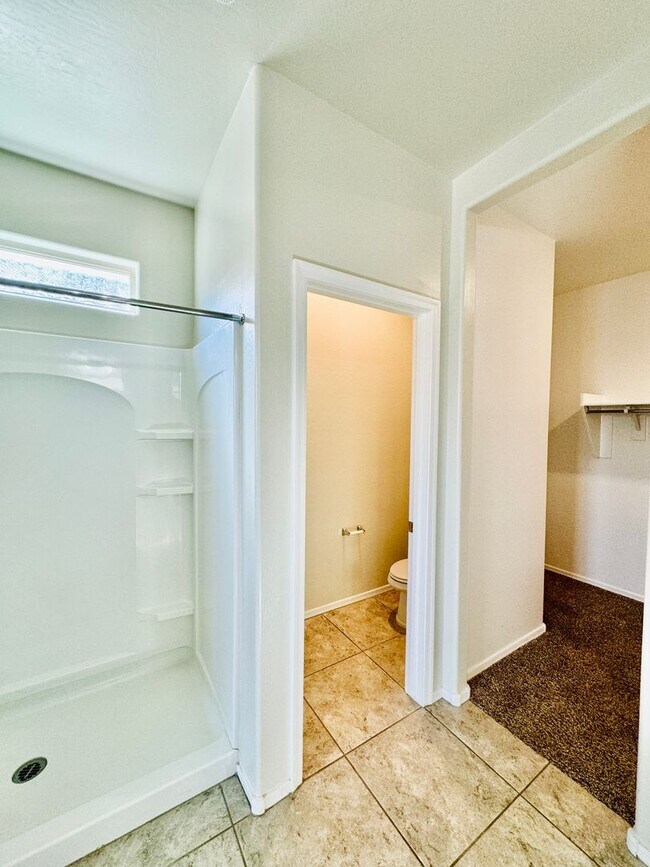 Building Photo - Single Story 3 bedroom 2 bath Magma Ranch