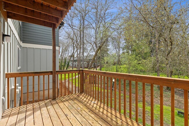 Building Photo - ? Now Available: Gorgeous 3-Bedroom, 1-Bath Unit – Fully Remodeled!